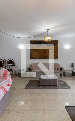 Casa à venda com 202m², 3 quartos e 4 vagas Casa à venda com 202m², 3 quartos e 4 vagasSala