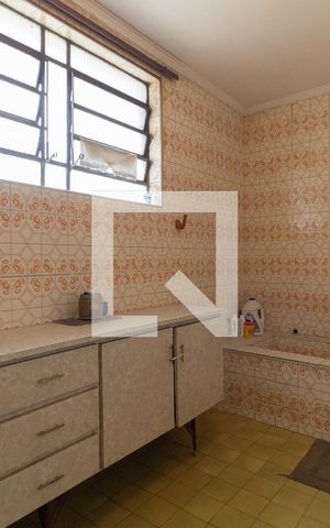 Casa à venda com 202m², 3 quartos e 4 vagas Casa à venda com 202m², 3 quartos e 4 vagasBanheiro Social