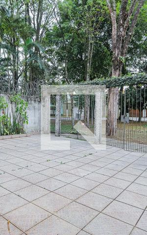 Casa para alugar com 280m², 4 quartos e 6 vagasQuintal