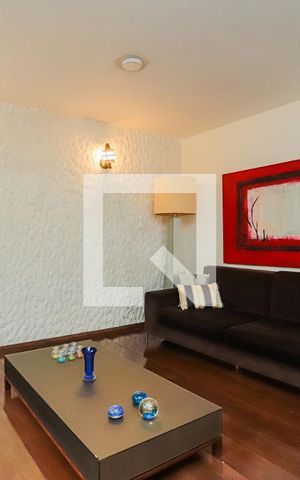 Casa para alugar com 280m², 4 quartos e 6 vagasSala 1
