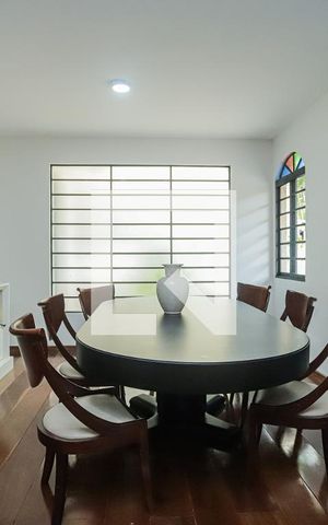 Casa para alugar com 280m², 4 quartos e 6 vagasSala 1