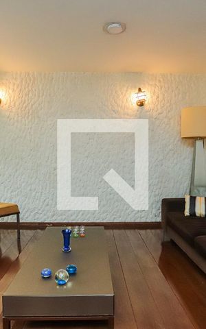 Casa para alugar com 280m², 4 quartos e 6 vagasSala 1
