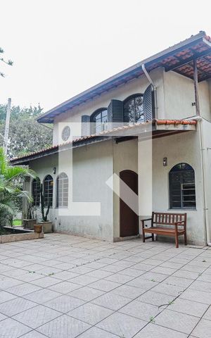 Casa para alugar com 280m², 4 quartos e 6 vagasQuintal