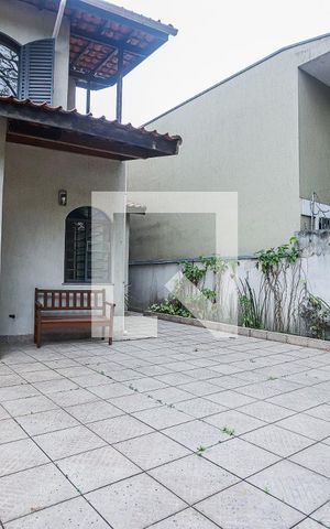Casa para alugar com 280m², 4 quartos e 6 vagasQuintal