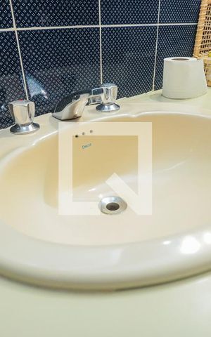 Casa para alugar com 280m², 4 quartos e 6 vagasBanheiro Social