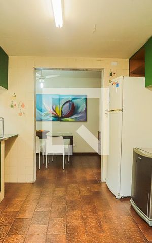 Casa para alugar com 280m², 4 quartos e 6 vagasCozinha