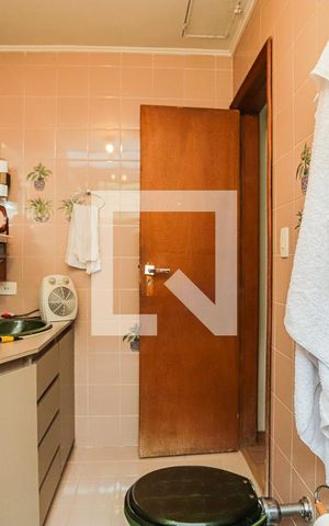 Casa para alugar com 280m², 4 quartos e 6 vagasBanheiro da Suíte