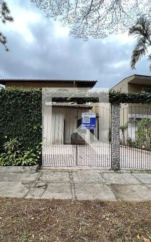 Casa para alugar com 280m², 4 quartos e 6 vagasFachada 2