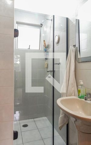 Apartamento à venda com 72m², 2 quartos e 1 vaga Apartamento à venda com 72m², 2 quartos e 1 vagaBanheiro Social
