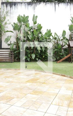 Apartamento à venda com 76m², 3 quartos e 2 vagasÁrea comum - Playground
