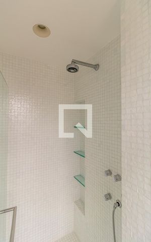 Apartamento à venda com 408m², 3 quartos e 5 vagasBanheiro 1 - Suíte Master
