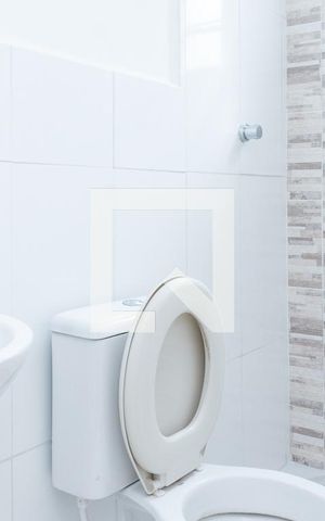 Apartamento à venda com 47m², 2 quartos e 1 vaga Apartamento à venda com 47m², 2 quartos e 1 vagaBanheiro