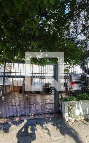 Casa à venda com 201m², 3 quartos e 2 vagasFachada