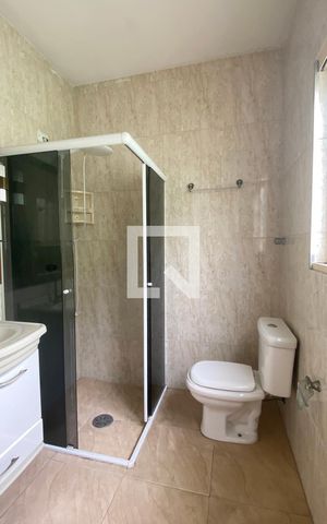 Casa para alugar com 220m², 4 quartos e 2 vagasBanheiro 1