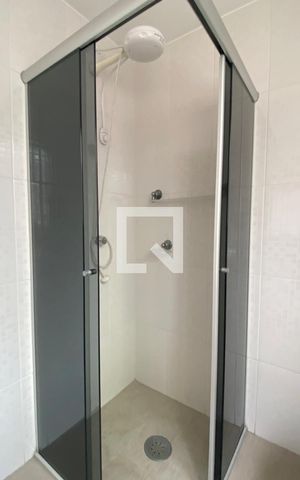 Casa para alugar com 220m², 4 quartos e 2 vagasBanheiro 2