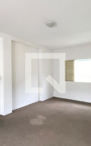 Casa para alugar com 220m², 4 quartos e 2 vagasQuarto 1