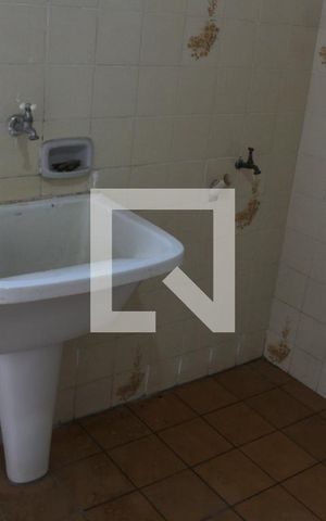 Casa para alugar com 80m², 2 quartos e sem vagaÁrea de Serviço