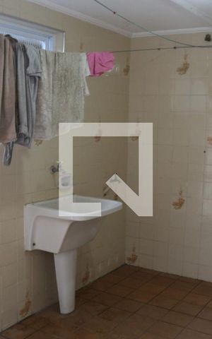 Casa para alugar com 80m², 2 quartos e sem vagaÁrea de Serviço