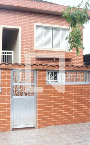 Casa para alugar com 80m², 2 quartos e sem vagaFachada