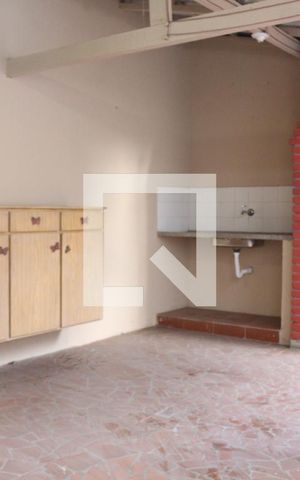 Casa para alugar com 80m², 2 quartos e sem vagaChurrasqueira