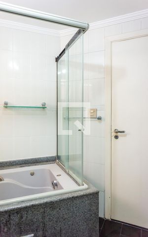 Apartamento à venda com 116m², 3 quartos e 2 vagas Apartamento à venda com 116m², 3 quartos e 2 vagasBanheiro da Suíte