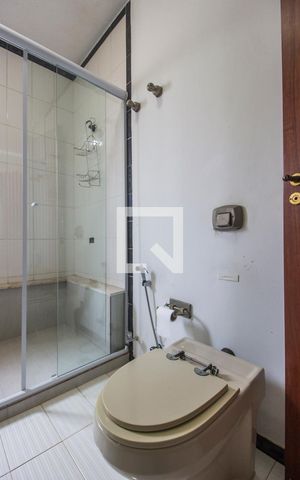 Casa de condomínio à venda com 350m², 5 quartos e sem vagaBanheiro da Suíte 2