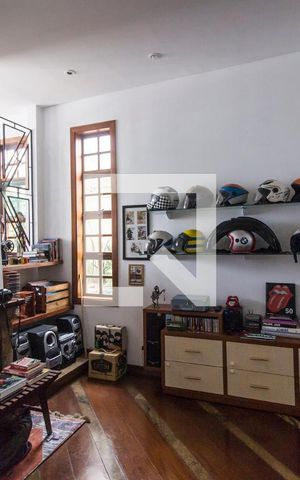 Casa de condomínio à venda com 350m², 5 quartos e sem vagaEscritório