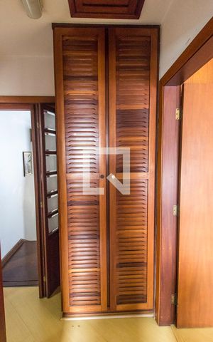Casa de condomínio à venda com 350m², 5 quartos e sem vagaDetalhe
