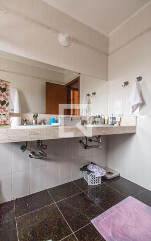 Casa de condomínio à venda com 350m², 5 quartos e sem vagaBanheiro