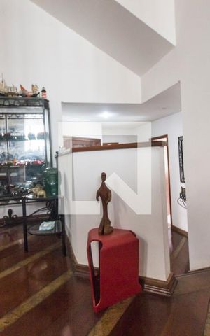 Casa de condomínio à venda com 350m², 5 quartos e sem vagaEscritório
