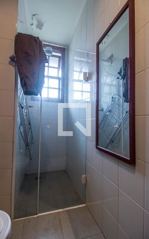 Casa de condomínio à venda com 350m², 5 quartos e sem vagaBanheiro de Serviço