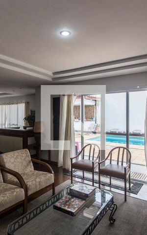 Casa de condomínio à venda com 350m², 5 quartos e sem vagaSala de TV