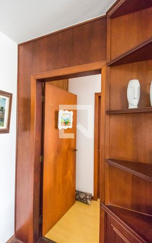 Casa de condomínio à venda com 350m², 5 quartos e sem vagaSuíte 2