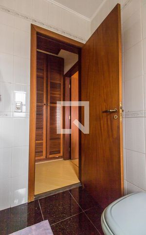 Casa de condomínio à venda com 350m², 5 quartos e sem vagaBanheiro