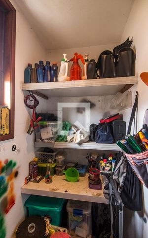 Casa de condomínio à venda com 350m², 5 quartos e sem vagaDepósito
