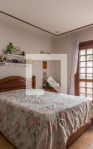 Casa de condomínio à venda com 350m², 5 quartos e sem vagaSuíte master
