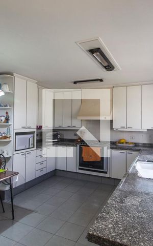 Casa de condomínio à venda com 350m², 5 quartos e sem vagaCozinha
