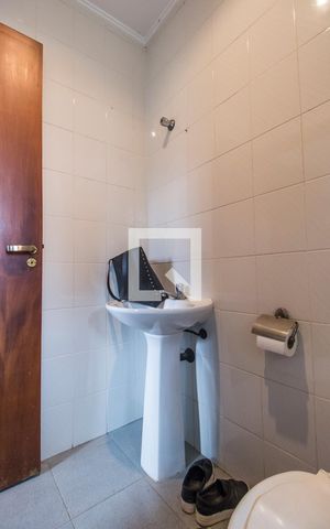 Casa de condomínio à venda com 350m², 5 quartos e sem vagaBanheiro de Serviço