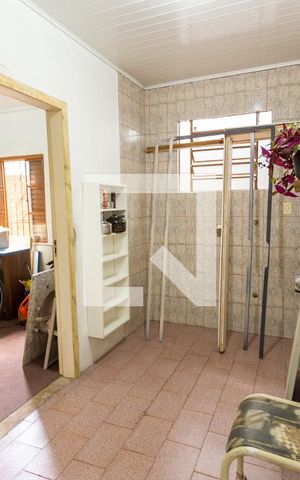 Casa à venda com 300m², 4 quartos e 7 vagas Casa à venda com 300m², 4 quartos e 7 vagasCasa 2 / Cozinha