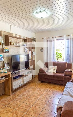 Casa à venda com 300m², 4 quartos e 7 vagas Casa à venda com 300m², 4 quartos e 7 vagasCasa 1 / Sala