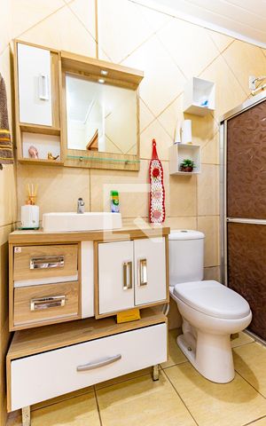 Casa à venda com 300m², 4 quartos e 7 vagas Casa à venda com 300m², 4 quartos e 7 vagasCasa 1 / Banheiro