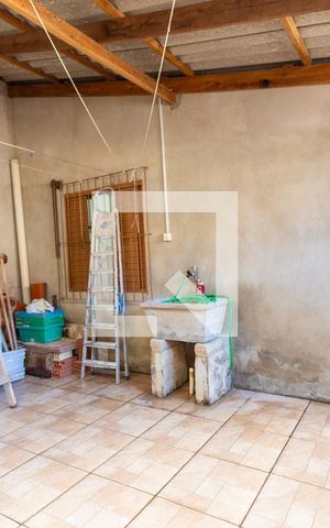 Casa à venda com 300m², 4 quartos e 7 vagas Casa à venda com 300m², 4 quartos e 7 vagasCasa 2 / Área de Serviço