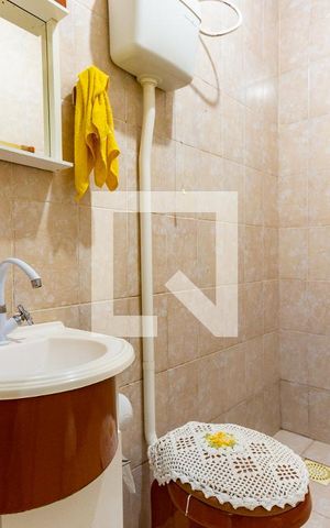Casa à venda com 300m², 4 quartos e 7 vagas Casa à venda com 300m², 4 quartos e 7 vagasCasa 2 / Banheiro