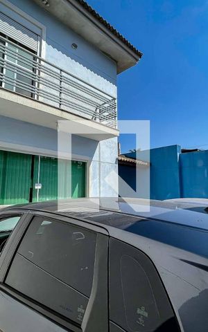 Casa à venda com 215m², 3 quartos e 3 vagas Casa à venda com 215m², 3 quartos e 3 vagasGaragem