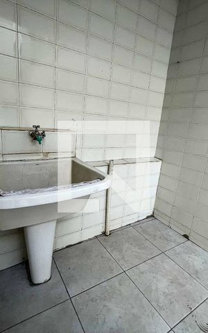 Casa à venda com 215m², 3 quartos e 3 vagas Casa à venda com 215m², 3 quartos e 3 vagasÁrea de Serviço
