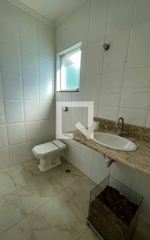 Casa à venda com 215m², 3 quartos e 3 vagas Casa à venda com 215m², 3 quartos e 3 vagasLavabo