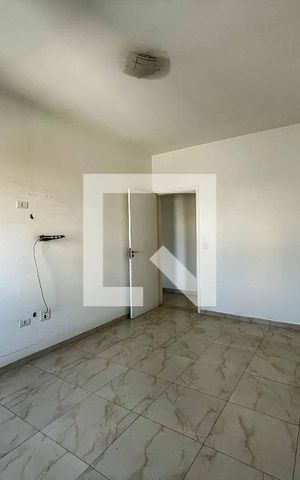 Casa à venda com 215m², 3 quartos e 3 vagas Casa à venda com 215m², 3 quartos e 3 vagasQuarto
