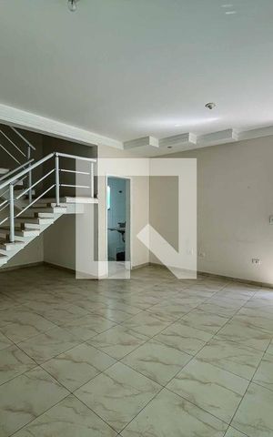 Casa à venda com 215m², 3 quartos e 3 vagas Casa à venda com 215m², 3 quartos e 3 vagasSala