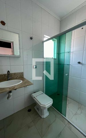 Casa à venda com 215m², 3 quartos e 3 vagas Casa à venda com 215m², 3 quartos e 3 vagasBanheiro da Suíte 2