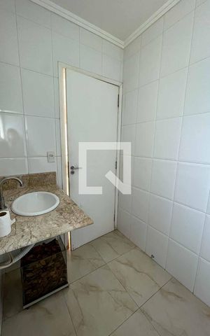 Casa à venda com 215m², 3 quartos e 3 vagas Casa à venda com 215m², 3 quartos e 3 vagasLavabo